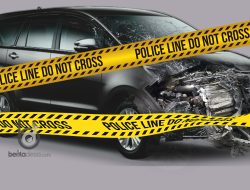 Kecelakaan Innova Tabrak Truk  Gandeng di Jombang, Pengemudi Luka-Luka