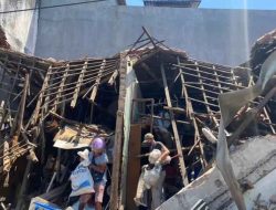 Tiga Bangunan Roboh Dampak Pemasangan Box Culvert Proyek DSDABM Kota Surabaya