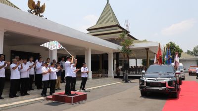 Kirab Pataka Jer Basuki Mawa Beya di Jombang