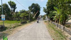 Pemdes Podoroto Jombang Bangun Jalan Aspal lapen Dengan Dana Desa