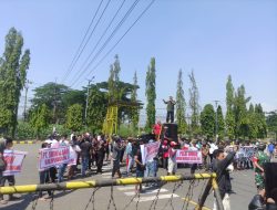 Warga Kedungringin Pasuruan Lurug PT STBC Keluhkan Limbah Pabrik