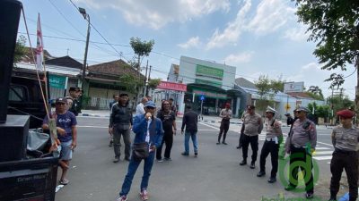 Tuntut Ruko Simpang Tiga Ditutup, Aliansi LSM Jombang Gelar Demo Di Kantor DPRD