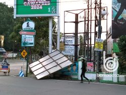 Reklame Imbauan Pembayaran PBB Milik Pemkab Jombang Roboh