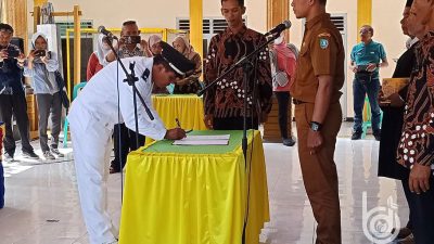 Kades Balonggemek Jombang Lantik Satu Orang Perangkat Desa