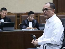 Rafael Alun Minta Bebas Dan Aset Istrinya Dikembalikan