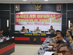 Kapolres Muara Enim AKBP Jhoni Eka Putra pimpin rapat GO awal tahun 2024