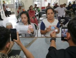 Pemkot Surabaya Mulai Cairkan BLT Permakanan