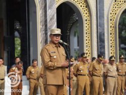 Pj Bupati Jombang Sugiat Pimpin Apel Kerja Awal Tahun 2024