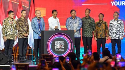 Jokowi Tekankan Mobil Listrik Masa Depan Otomotif Indonesia