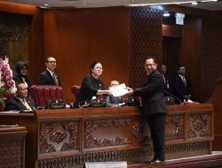 DPR Sahkan RUU Desa Menjadi UU