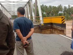 Jalan Nasional Padang-Bengkulu di Pesisir Selatan Masih Putus Total