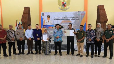 Pj Bupati Jombang Selamatkan Aset Demi Kesejahteraan Warga Desa Pulogedang