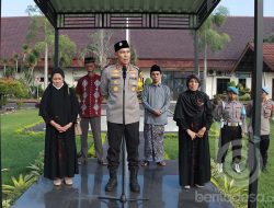 Ibu Briptu Rian Ikut Doa Bersama di Polres Jombang Untuk Anaknya