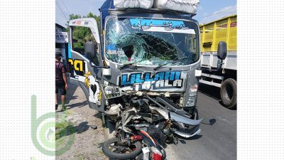 Pemotor di Jombang Tewas Usai Tabrak Truk