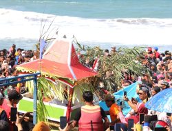 Nelayan Kertojayan Purworejo Kembali Gelar Sedekah Laut