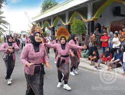Warga Dapurkejambon Jombang Gelar Pawai Karnaval, Meriahkan HUT RI Ke-79