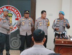 Sejumlah Personel Polres Jombang Jalani Pemeriksa Senpi dan Tes Urine