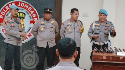 Sejumlah Personel Polres Jombang Jalani Pemeriksa Senpi dan Tes Urine