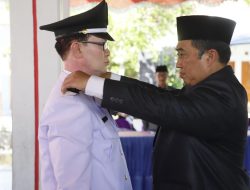 Pj Bupati Jombang Lantik Kades Antar Waktu Desa Balongsari