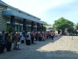 Peringati Hari Batik, Plh Kepala Disdikbud Jombang Tekankan Disiplin Pegawai