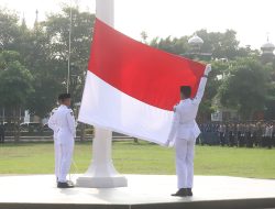 Pemkab Jombang Gelar Upacara Peringatan Hari Pahlawan di Alun Alun