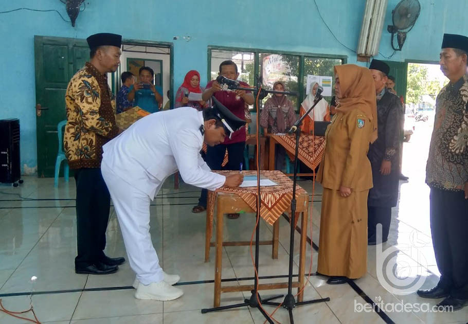 Pelantikan Perangkat Desa di Jombang