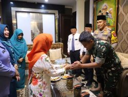 Pasca Pemungutan Suara Pilkada 2024, Fokopimda Jombang Datangi Rumah Dua Paslon Bupati