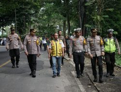 Antisipasi Keamanan Jalur Rawan, Polres Jember Sisir Jalan di Gunung Gumitir