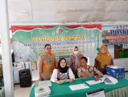 300 Sertifikat Tanah Program PTSL Diterima Warga Desa Keplaksari Jombang