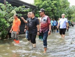 Pj Gubernur Jatim Petakan Persoalan Untuk Atasi Banjir Sidoarjo