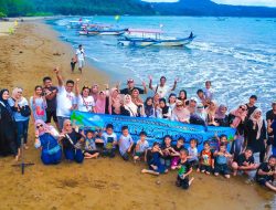 Paguyupan SDN Ngumpul Jombang Gelar Family Gathering di Pantai Gemah Dan JLS