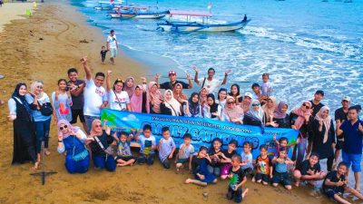 Paguyupan SDN Ngumpul Jombang Gelar Family Gathering di Pantai Gemah Dan JLS