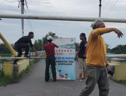 Jembatan Pagerluyung Mojokerto Ditutup