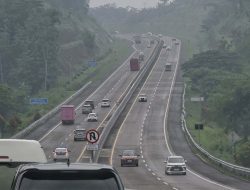 Wamenhub Cek Kelancaran Arus Lalu Lintas Tol Wilayah Joglosemar