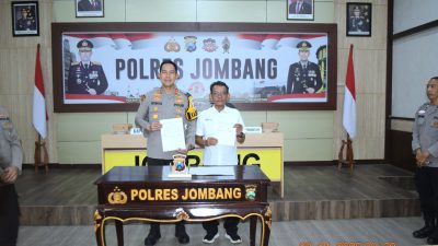 Jaga Kelestarian Hutan, Perhutani KPH Jombang Tandatangani MoU Bersama Polres