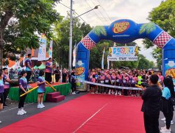 Pj Bupati Jombang Lepas Peserta Oxy Fun Run 2025