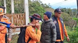 evakuasi-jenazah-deko-apriansa-pendaki-gunung-dempo-pagar-alam
