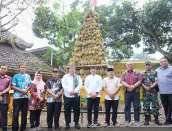 Hadiri Gadeso di Desa Petung, Pj Bupati Pasuruan Berharap Tradisi Budaya ini Dipertahankan