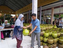 Pemkab Muara Enim Salurkan 6.160 LPG 3 Kg