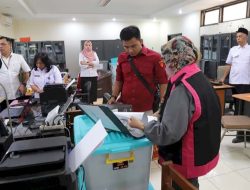 Kejati Jatim geledah kantor Dindik Jatim usut dugan korupsi dana hibah SMK