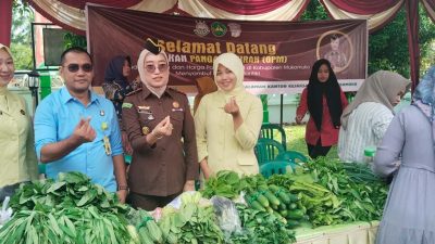 Jelang Lebaran, Kejari Mukomuko gelar pasar murah