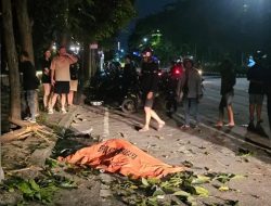 Diduga sopir mabuk, BMW tabrak tiga pemotor di Mayjen Sungkono Surabaya, 1 tewas