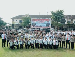 Kapolres Jombang Beri Penghargaan Pada 18 Anggota Berprestasi-Berdedikasi