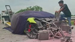 Lamborghini-Vs-Suzuki-Ignis-di-Tol-Jombang Lamborghini-Vs-Suzuki-Ignis-di-Tol-Jombang