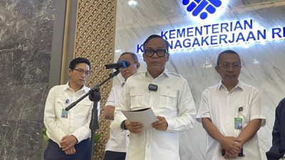 Kemenaker Resmi Terbitkan SE Larang Penahanan Ijazah