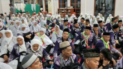 Bupati Muara Enim Melepas Keberangkatan 336 Jemaah Haji Kloter 16