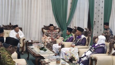 Tiga Jemaah Haji Jombang Kloter 72 Dilepas di Pendopo Kabupaten