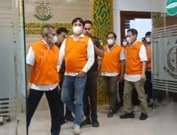 Dana Proyek Jalan di Cirebon Dikorupsi 90 Persen, Kepala DPKPP dan 6 Tersangka Lain Ditahan