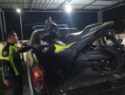 Pemotor Asal Jateng Tabrak Pohon Tepi Jalan di Jombang, 1 Tewas 1 Sekarat