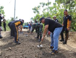 Bupati Jombang Turun Langsung Gotong Royong Perbaiki Jalan Kedungdenden